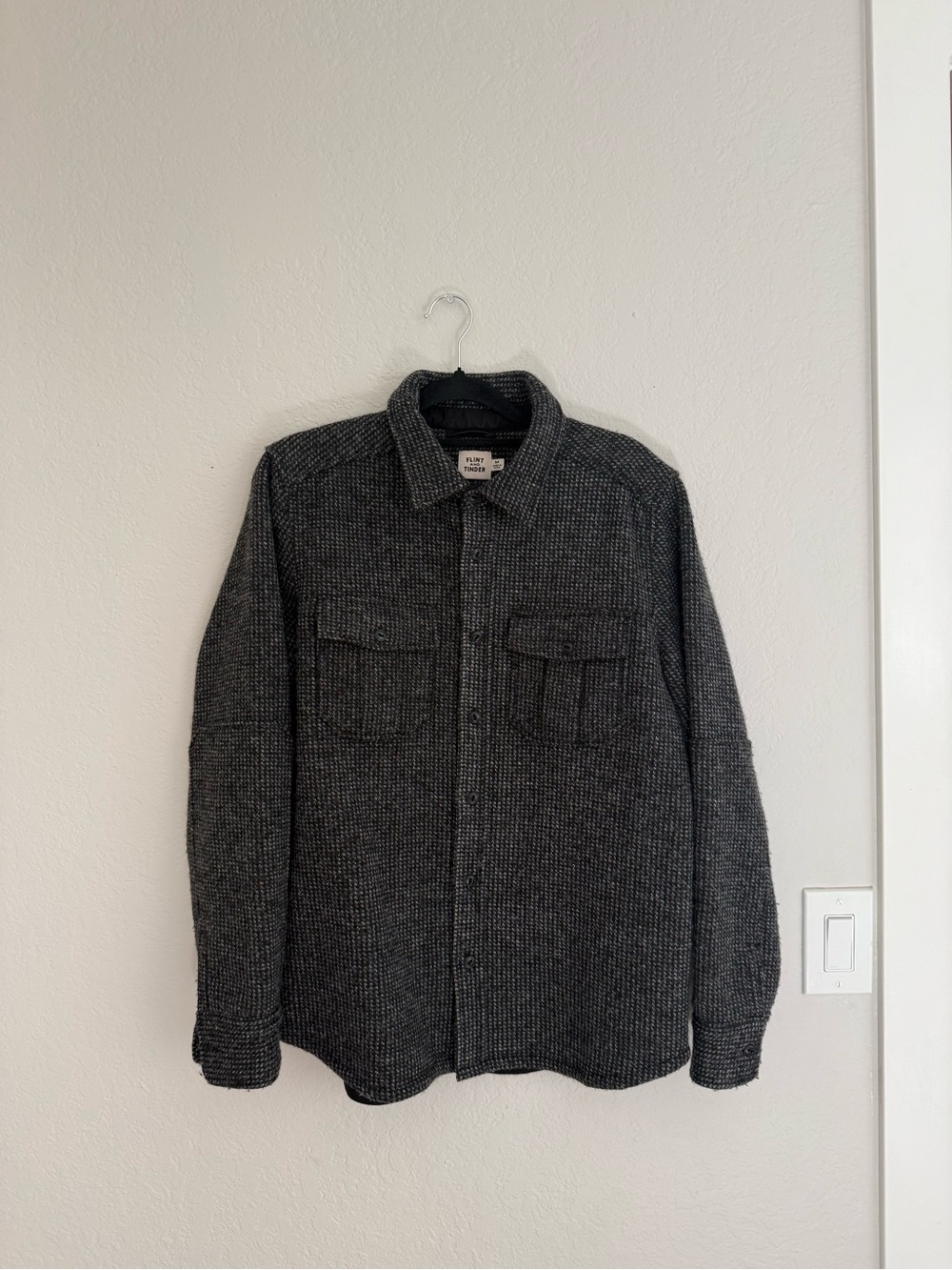 Men's Dark Gray Button-Up Shacket with Chest Pockets